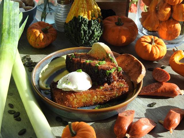 The hash – chorizo and leek hashbrown with hollandaise and poached egg